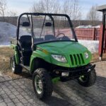 Joakim har tacksamt fixat ut en ATV som transporthjälp för oss